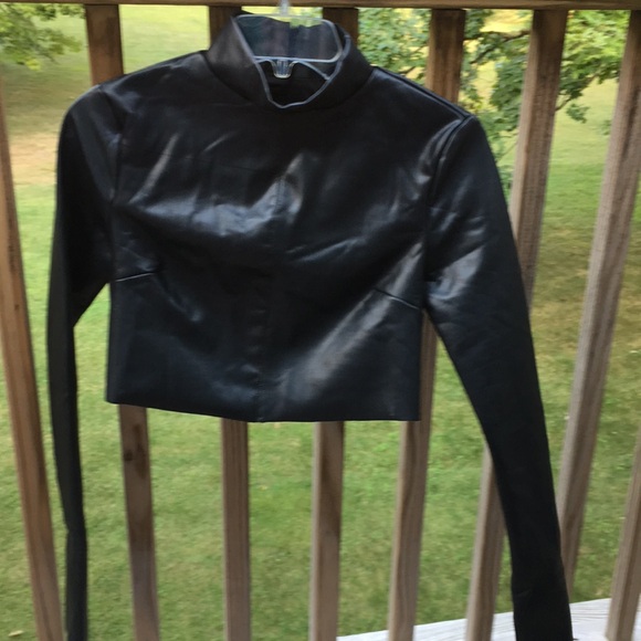 🖤Black faux leather mock turtleneck long sleeve top crop Sz Small NEW!! - Picture 4 of 13